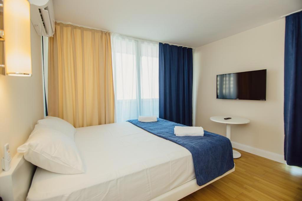 Orbi City Aparthotel Batumi Exterior foto