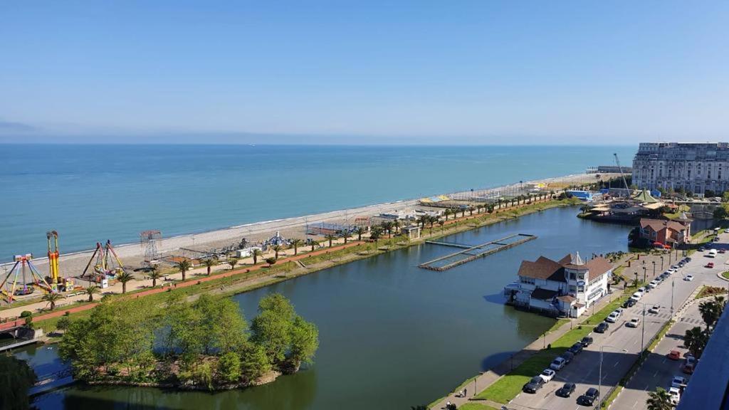 Orbi City Aparthotel Batumi Exterior foto